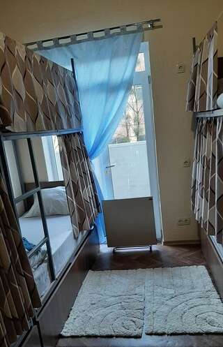 Хостелы Хостел На Ракетной Киев Общий 10-местный номер для мужчин-8