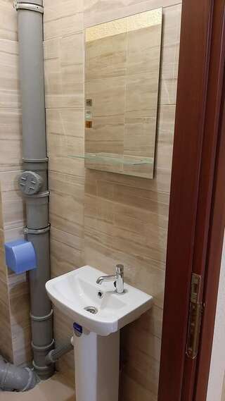 Хостелы Хостел На Ракетной Киев Общий 10-местный номер для мужчин-13