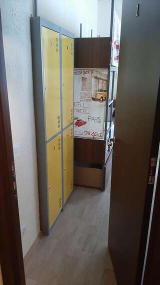 Хостелы Хостел На Ракетной Киев Общий 10-местный номер для мужчин-1