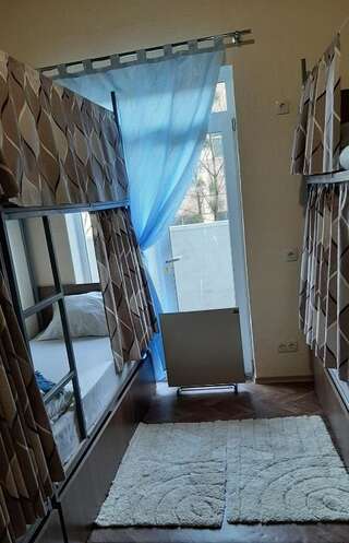 Хостелы Хостел На Ракетной Киев Общий 10-местный номер для мужчин-29