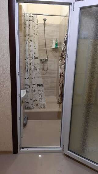 Хостелы Хостел На Ракетной Киев Общий 10-местный номер для мужчин-4